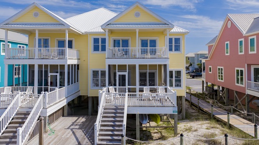 Pet-Friendly, duplex home located in Fort Morgan