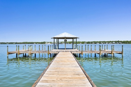 Community fishing pier