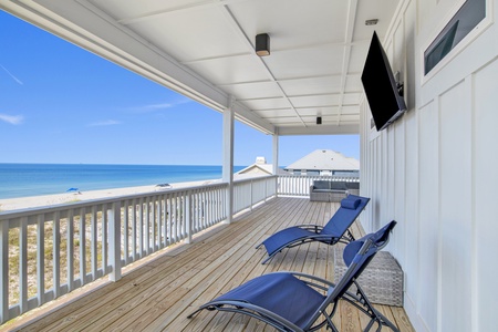 Amazing Gulf views from the 2nd floor and an outdoor TV