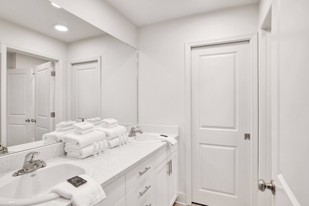 Double vanity for the main bedroom