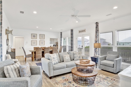 A Sun Rae Hideaway is a pet-friendly, 3 bedroom and 2 bath home