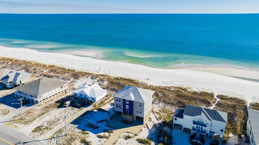 Sunswept sleeps 20 in 6 bedrooms and has 6.5 bathrooms