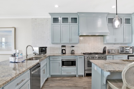 2 dishwashers and a separate ice maker in the kitchen