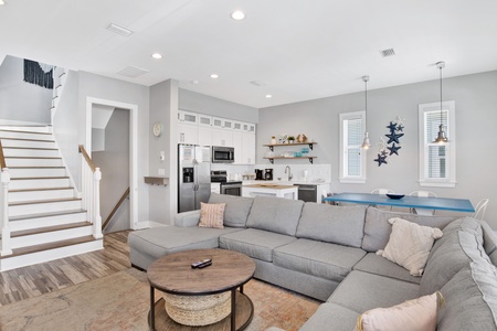Kissed by the Sun offers 2 levels and ample space for up to 10 guests