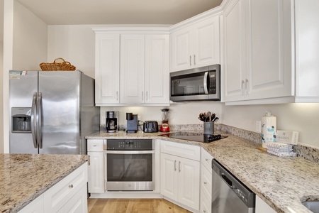 Stainless appliances and granite countertops