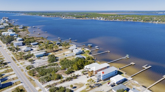 Best of both "water worlds"-Little Lagoon in the front and the Gulf a short walk away