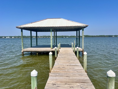 Private beach, boardwalk and pier. Perfect for fishing!