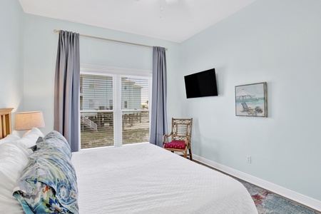 Guest bedroom 4 sleeps 2 and has a TV