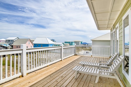 2nd floor balcony