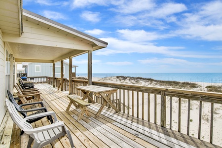 Outdoor dining with perfect Gulf views