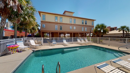 Pool is shared with the Duplex and Quadplex