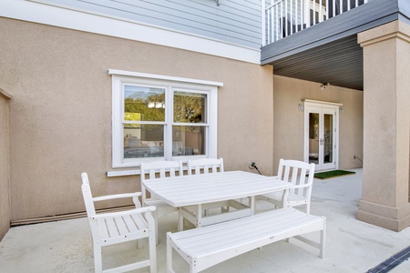 Outside dining on the patio