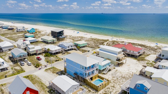 Just steps away from the beautiful beaches of Fort Morgan