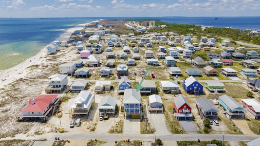 Located nearby: Fort Morgan, Tacky Jacks, Peninsula Golf Course and a Marina!