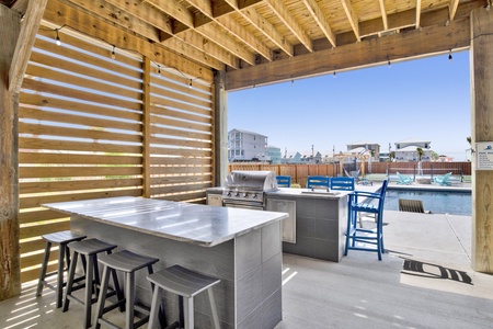Outdoor kitchen and bar