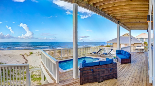 Pool located on the 1st floor deck