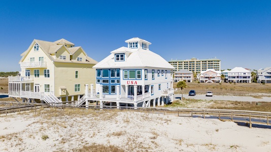 USA sleeps 22 guests in 6  bedrooms and has 7 bathrooms