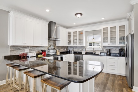 Seating for 4 at the kitchen island