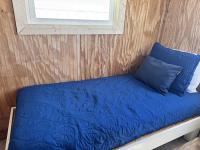 Twin bed in the loft area