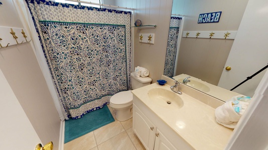 Full bath between Bedroom 5 and 6 shower tub combo