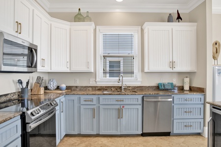 Stainless appliances and granite countertops