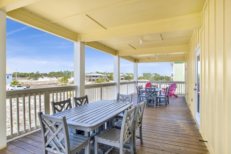 Covered dining on the deck