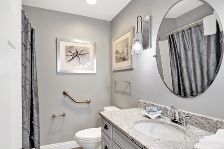 1st floor Guest bathroom with tub/shower combo