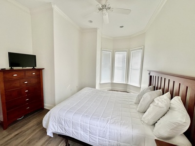 Bama Boat House North guest bedroom 3, private bath