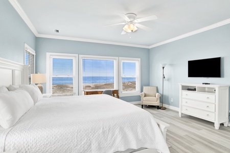 Bedroom 4 has TV, Gulf views and private bath