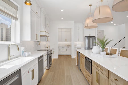 Double refrigerators and dishwashers