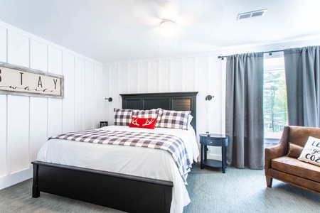 In Town - Suite 2 Black Bear-2 Blocks from Main Street