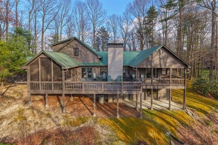 Camp Hazlehurst - 7 Acre Mountain Retreat in Cashiers w/ Whiteside Views