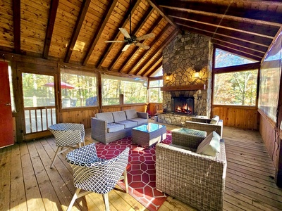 A Walk in the Woods: Family-Friendly Highlands Home w/ Private Deck, Garage