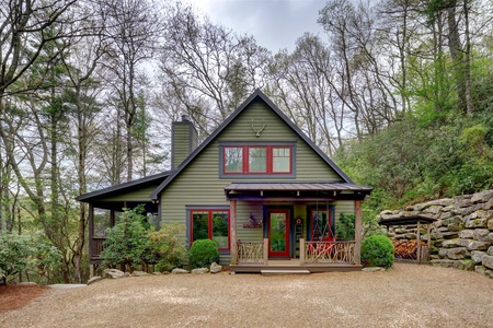 Lark Lodge- Private Mountain Cabin