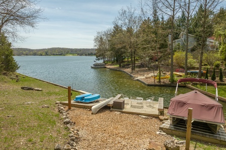 Enjoy the beautiful and expansive views of Lake Aspen!