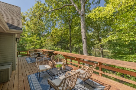 Watch the sunrise over the trees or sip an evening cocktail in the evenings on the private outdoor deck