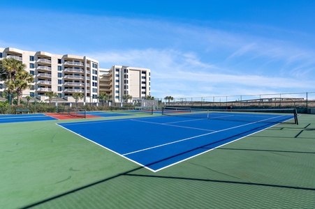 Tennis/Pickle ball Courts