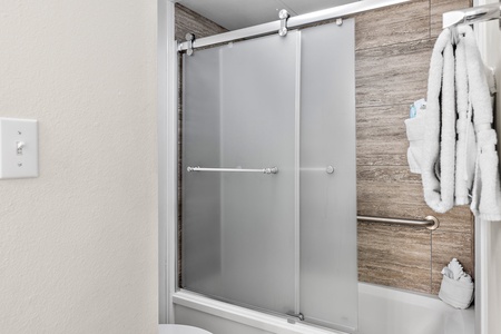 Guest Bathroom with Tub Shower Combination