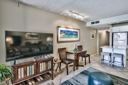 Dining Table/Living Room