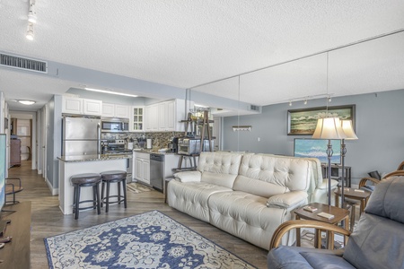 Living Room / Kitchen