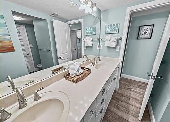 314C Guest Bathroom