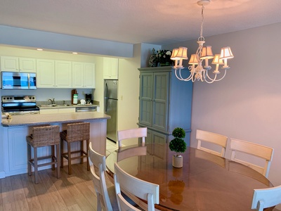 Dining Kitchen Area