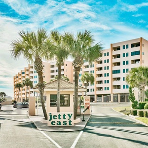 Entrance to Jetty East