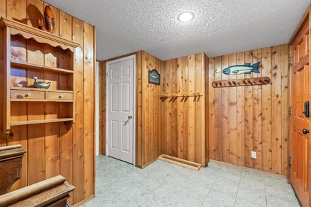 Plenty of room for hanging coats