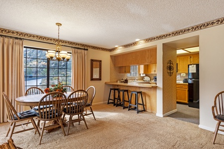 Dinning area with bar stools