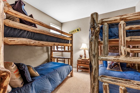 Camp room with two sets of bunkbeds