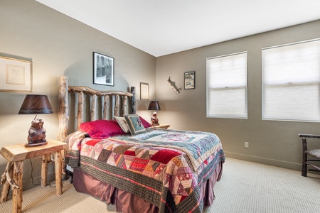 Beaver room with queen bed