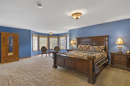 Huge primary room