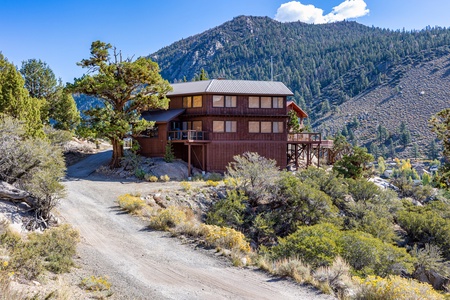 Skyline Lodge Surrounded with Views