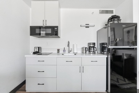 056-2828 Southwest Fwy-Houston Unit 419 10-25